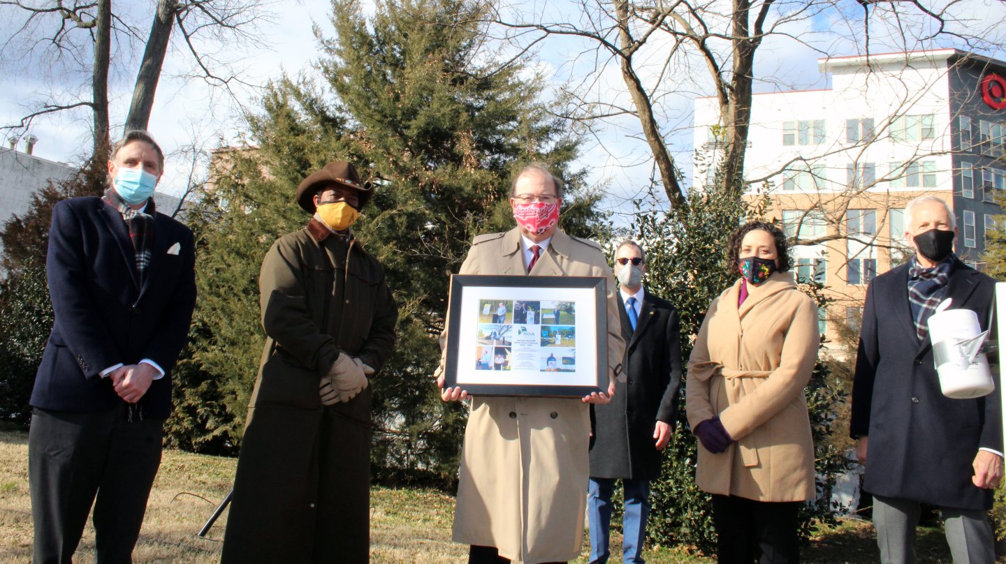 Tinner Hill sign ribbon cutting ceremony