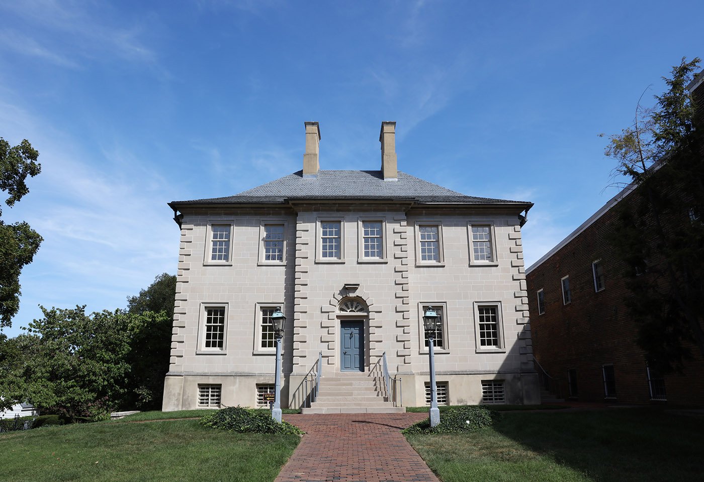 exterior carlyle house