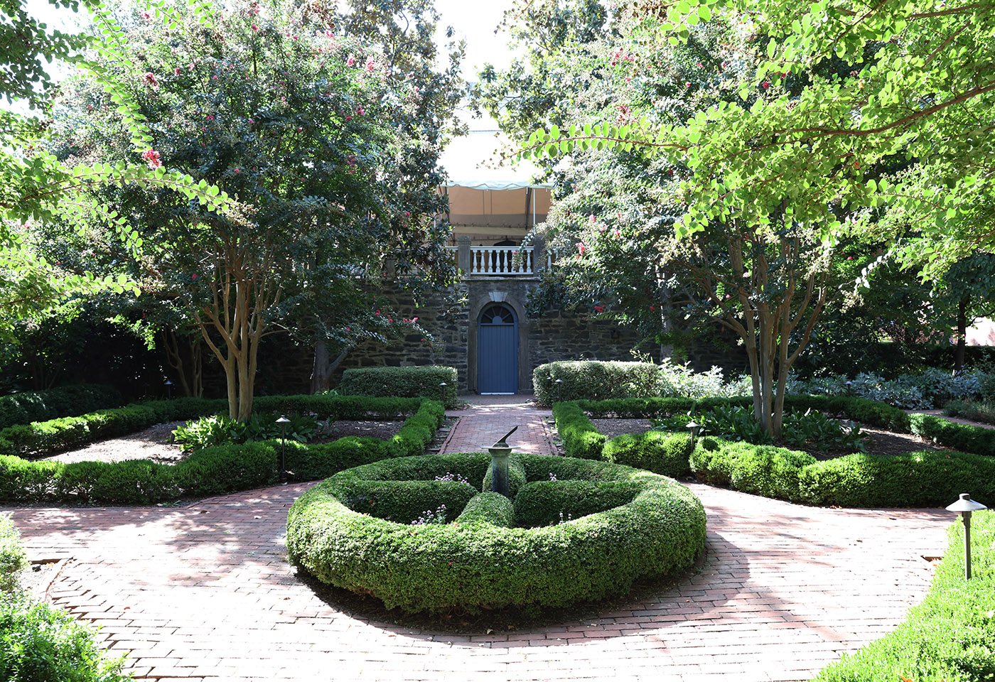 garden at carlyle