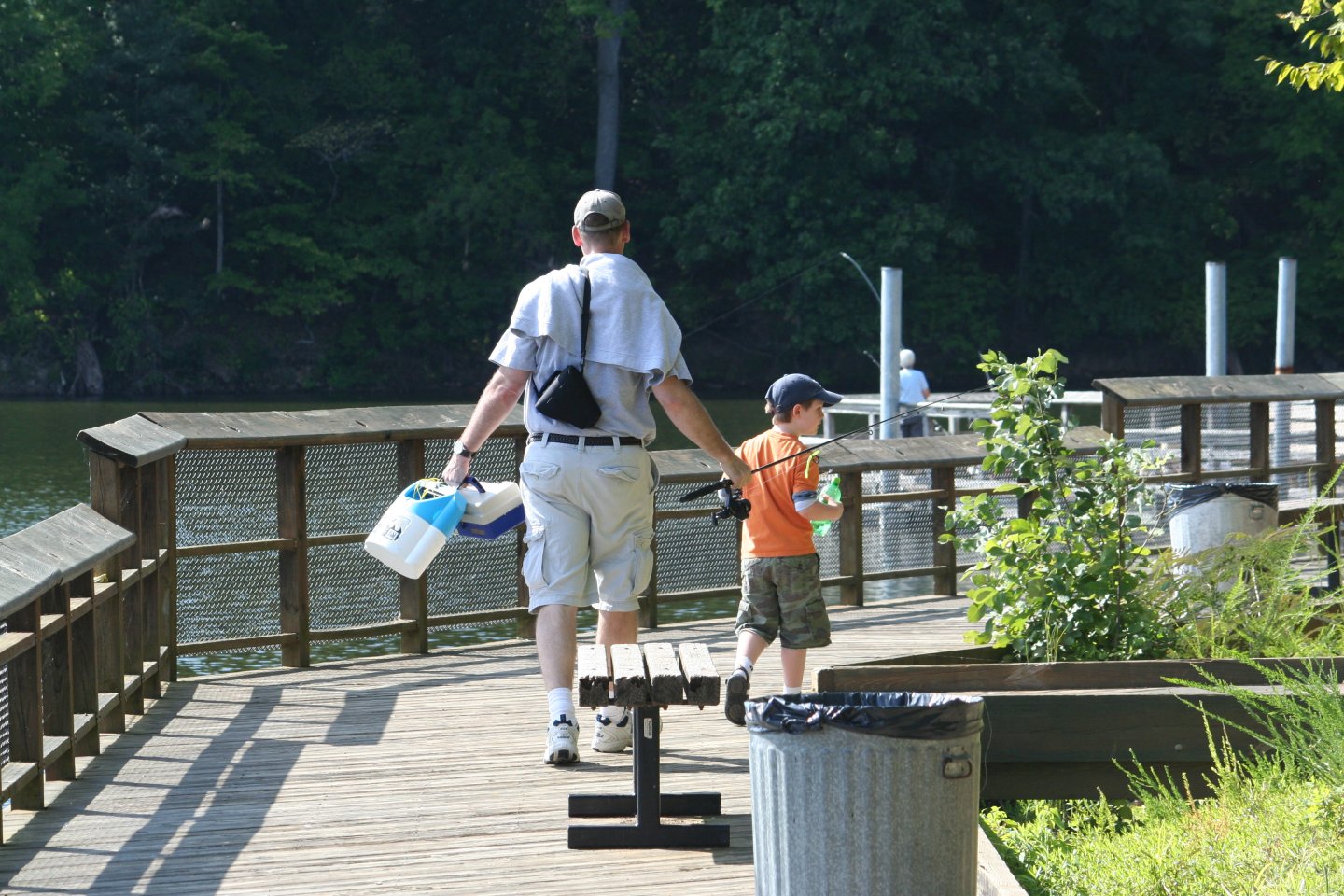 Fountainhead Regional Park, fishing, dad and son